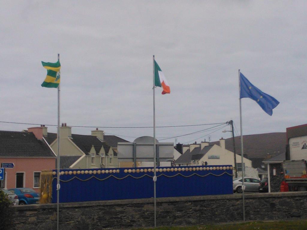 The Ferry Boat Hotel Portmagee ภายนอก รูปภาพ