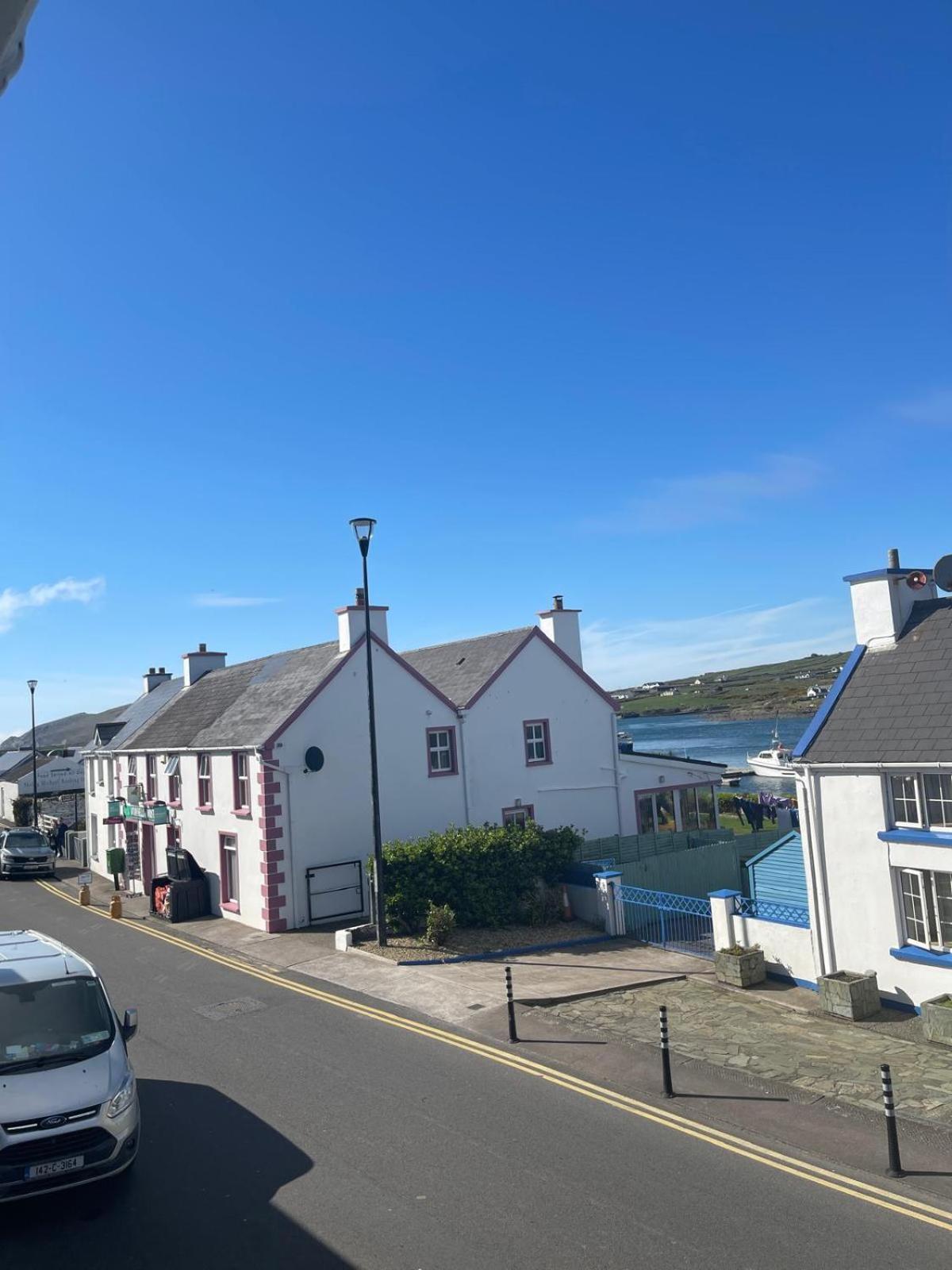 The Ferry Boat Hotel Portmagee ภายนอก รูปภาพ